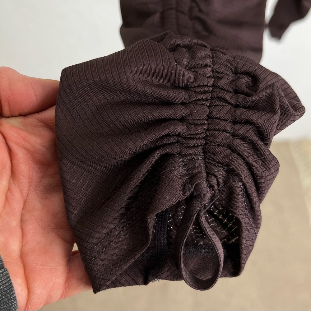 Fabletics Goddess style leggings, Aubergine,‎ buttery soft upper, lower ruched